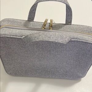 Kestrel Chic Gray Cosmetic Case/ Make Up Travel Bag with Handle